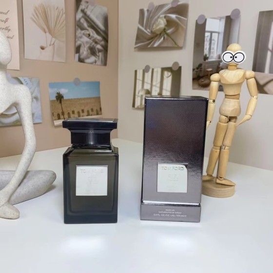Oud Wood Parfum-100ml